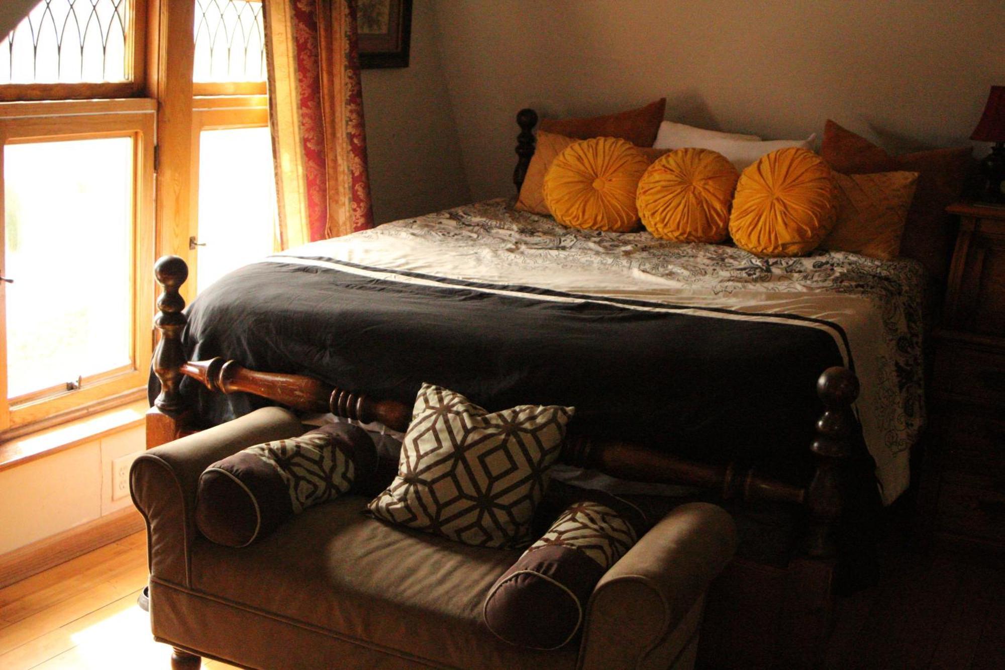 Henderson Castle Inn Kalamazoo Room photo