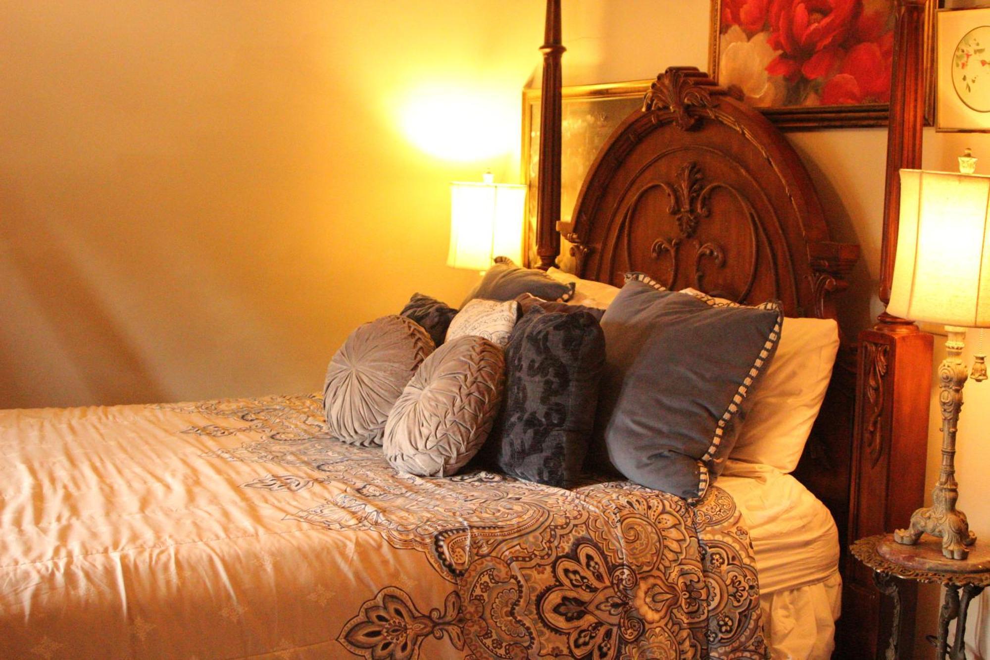 Henderson Castle Inn Kalamazoo Room photo